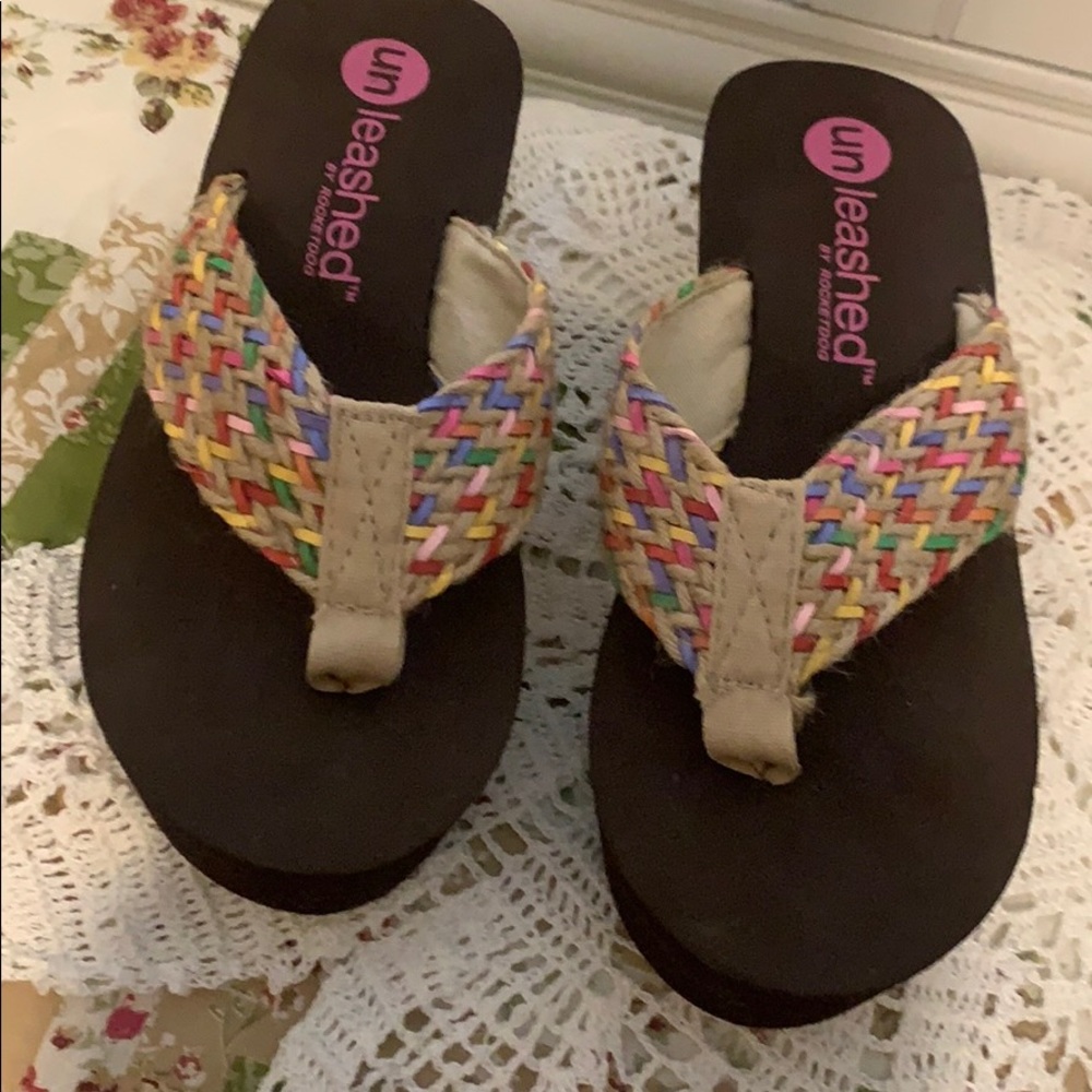 Rocket Dog Flip Flops NWOT